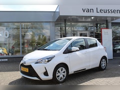Toyota Yaris - 1.5 HYBRID HANDGAS AANGEPAST CRUISE NAVI CAMERA CLIMA
