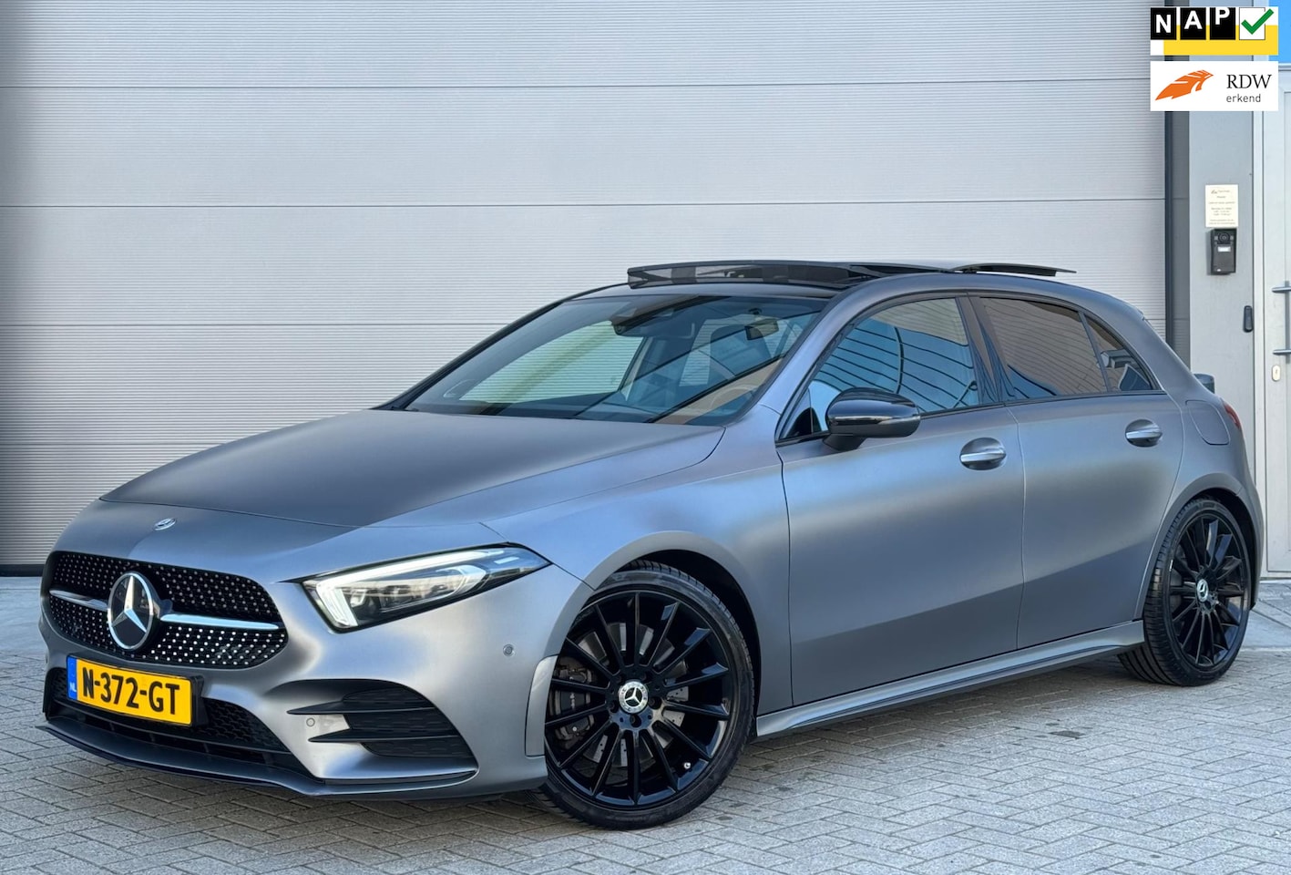 Mercedes-Benz A-klasse - 250 AMG 224pk 2018 Designo Grijs VOL OPTIE - AutoWereld.nl