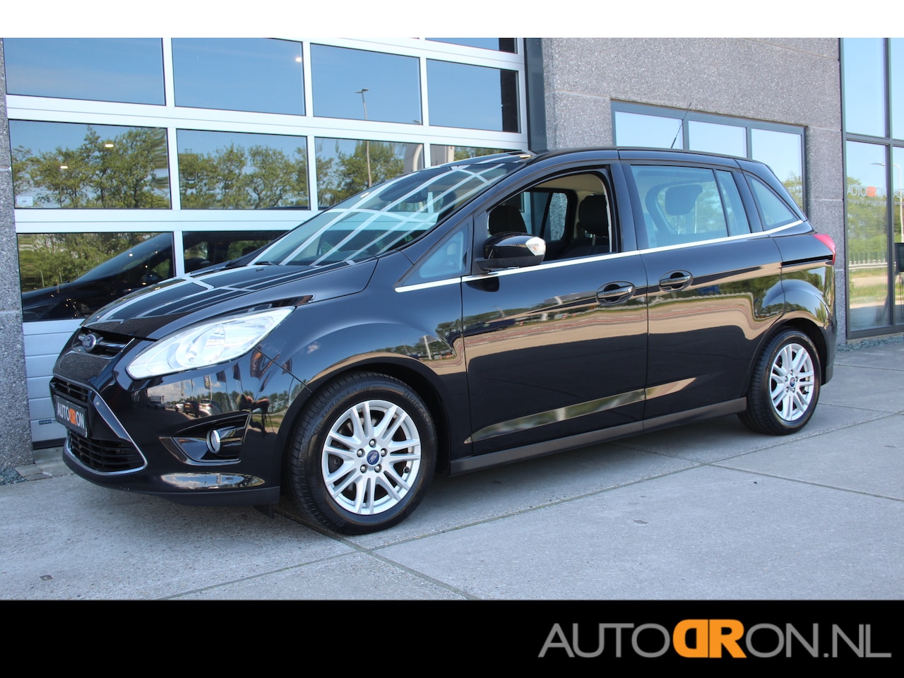 Ford Grand C-Max - 1.0 Ecoboost 126 Pk Titanium 7 persoons Trekhaak - AutoWereld.nl