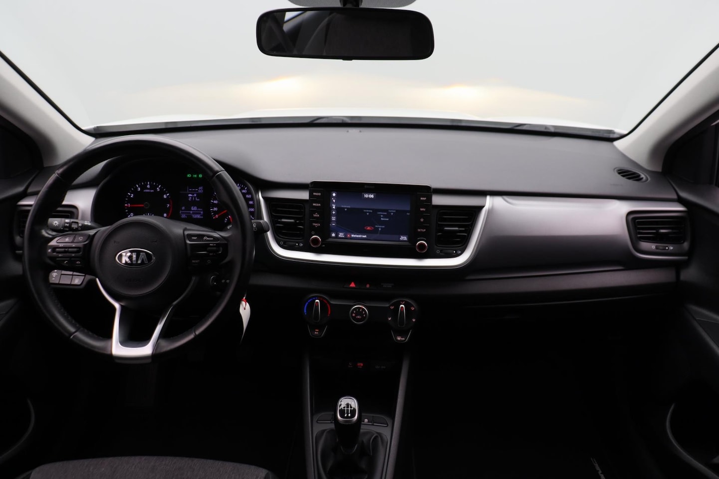Kia Stonic - 1.0 T-GDi DynamicLine *Origineel Nederlands* Carplay Camera Climate-control Cruise - AutoWereld.nl