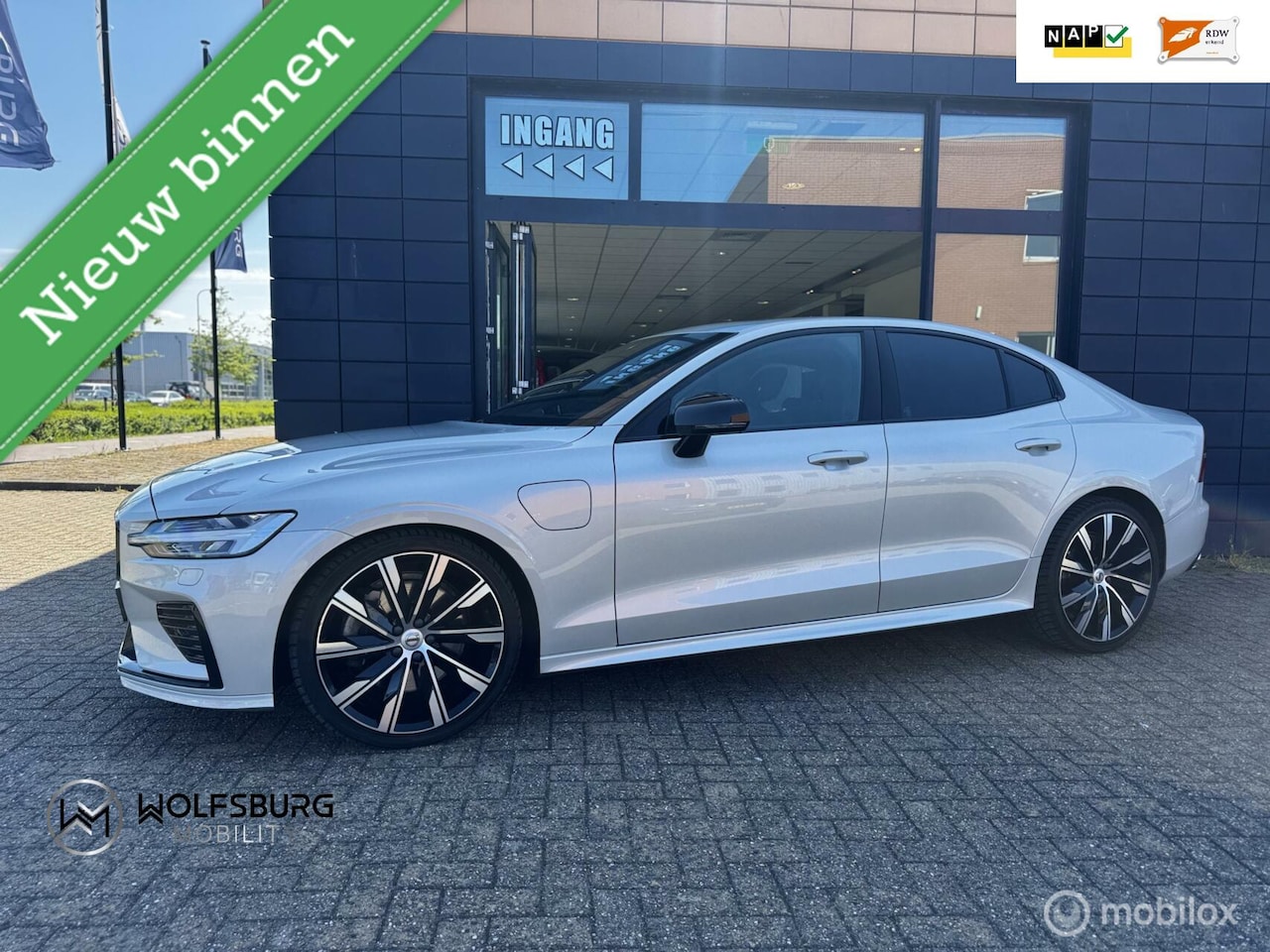 Volvo S60 - 2.0 Recharge T6|AWD|R-Design|Plugin Hybride|B&W - AutoWereld.nl
