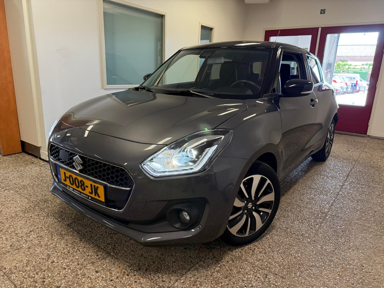 Suzuki Swift - 1.2 Stijl Automaat 5-drs | Navi | 1e eigenaar - AutoWereld.nl