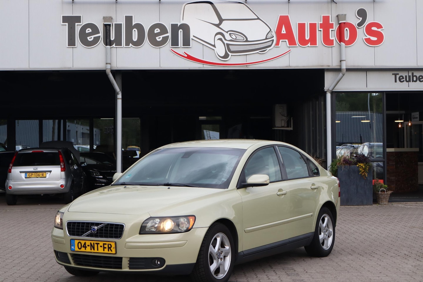 Volvo S40 - 2.4 Climate control, Trekhaak, Cruise control, Elektrische ramen - AutoWereld.nl