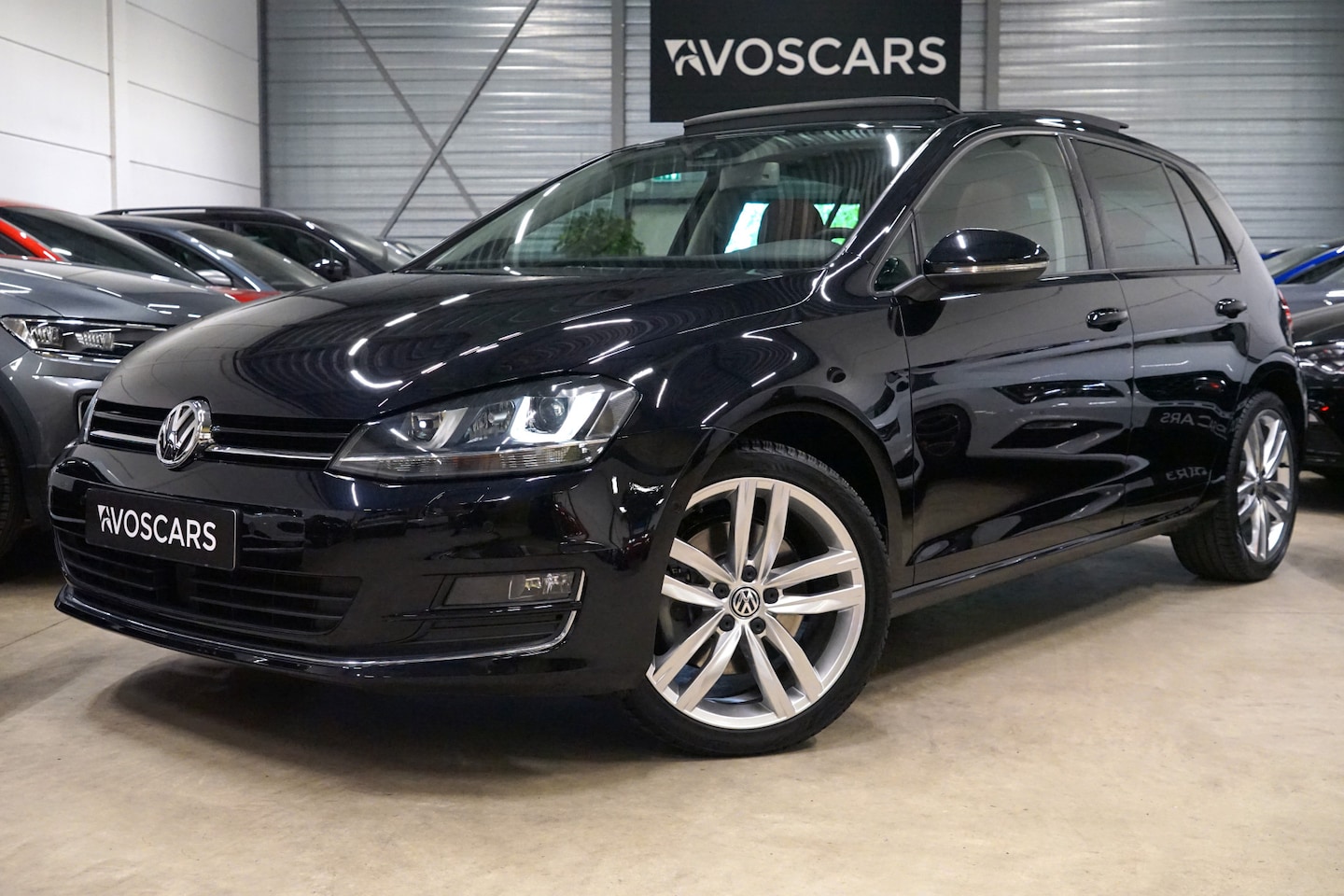 Volkswagen Golf - 1.4 TSI Highline DSG * Pano - Dynaudio - Camera - Keyless - Leder - App - Xenon * - AutoWereld.nl