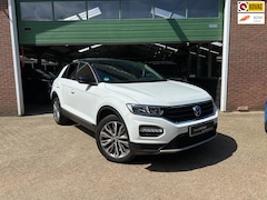 Volkswagen T-Roc - 1.5 TSI 150PK|TREHAAK|NAVI/PDC| CARPLAY KM 45250