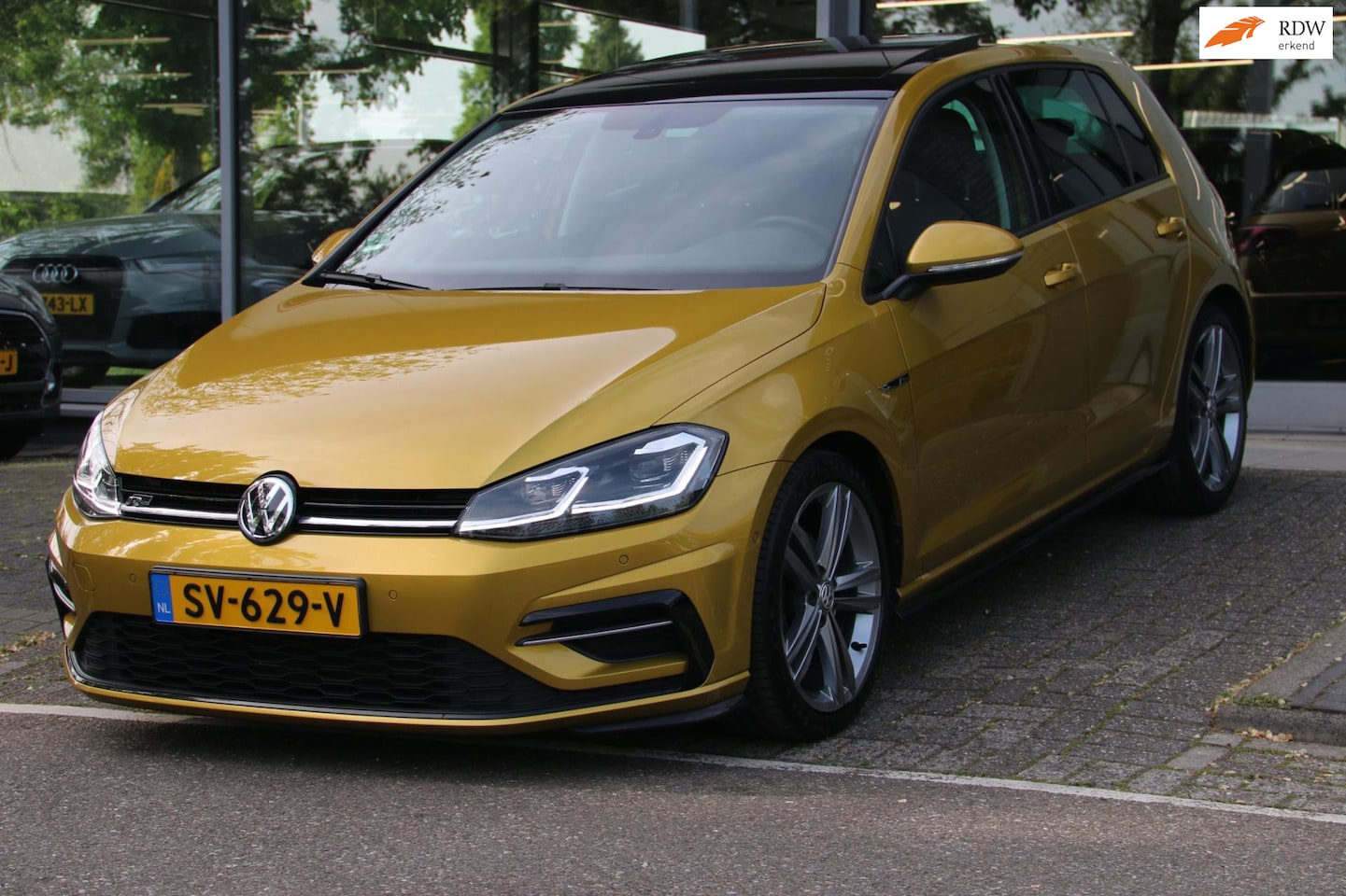 Volkswagen Golf - 1.5 TSI Highline Business R 1.5 TSI Highline Business R - AutoWereld.nl