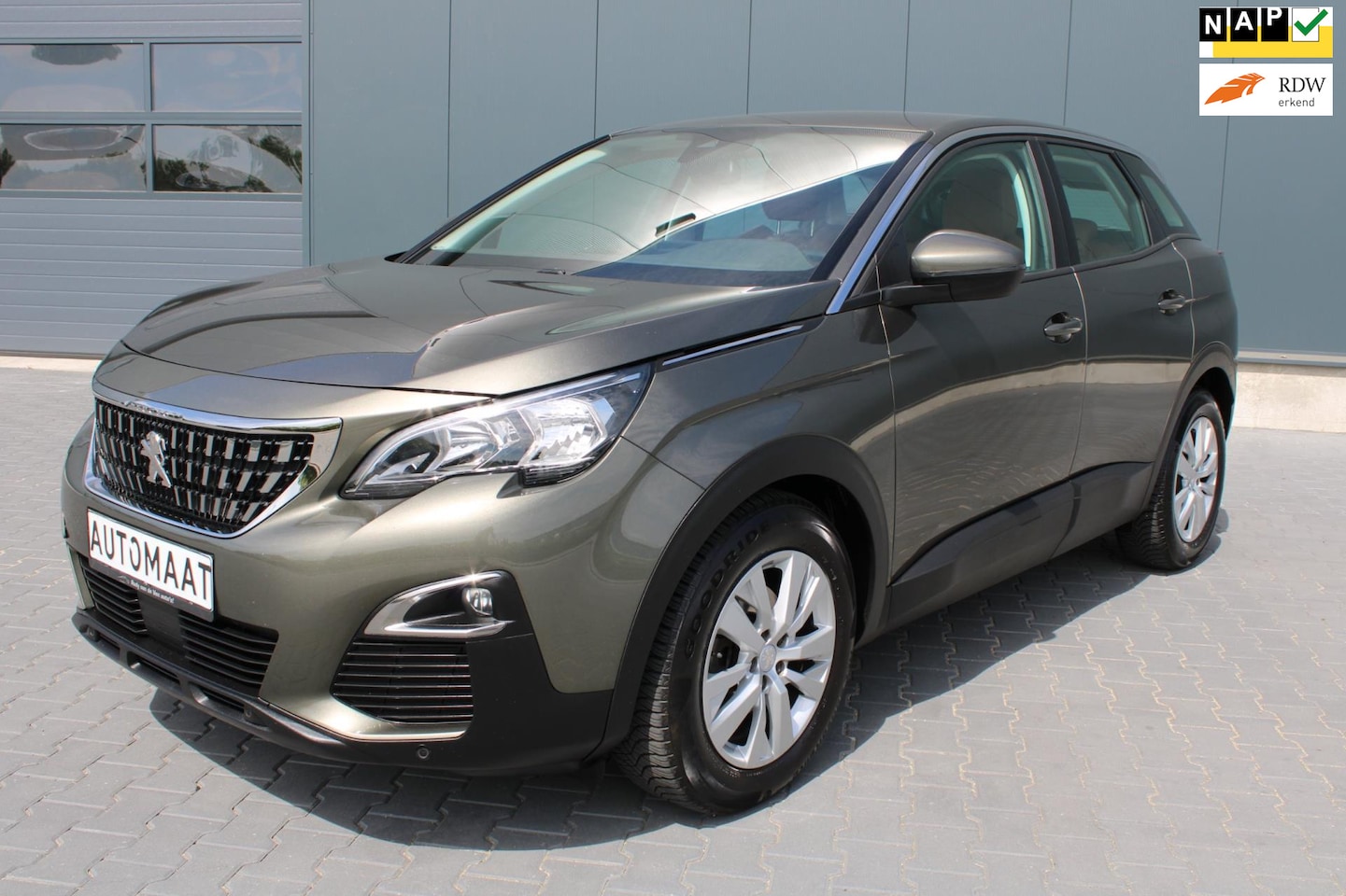 Peugeot 3008 - 1.2 PureTech Blue Lease Executive AUTOMAAT LEER - AutoWereld.nl