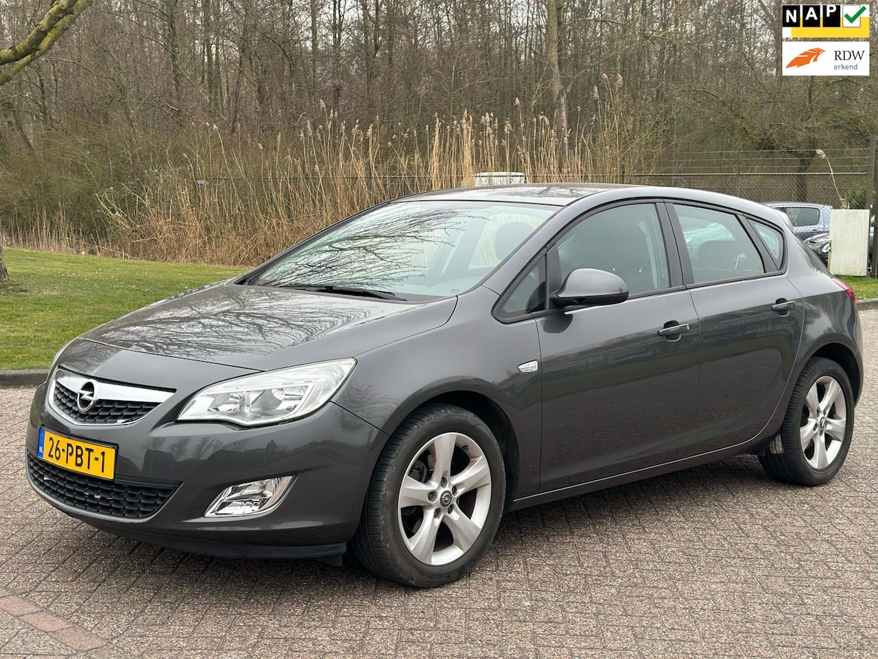 Opel Astra - 1.6 Turbo Cosmo 1.6 Turbo Cosmo/NIEUWE APK - AutoWereld.nl