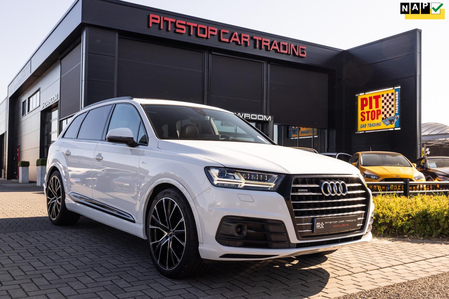 Audi Q7 - 3.0 TDI quattro 3x S-Line + 7p, 272 PK, Pano, Trekhaak! - AutoWereld.nl