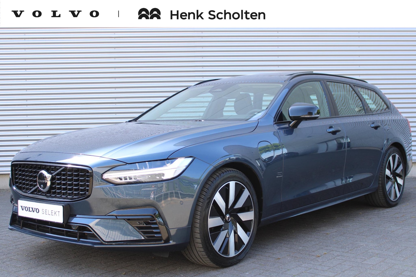 Volvo V90 - 2.0 T6 Plug-in hybrid AWD Ultra Dark| Denim Blue| Extra getint glas| Visual Park Assist| T - AutoWereld.nl