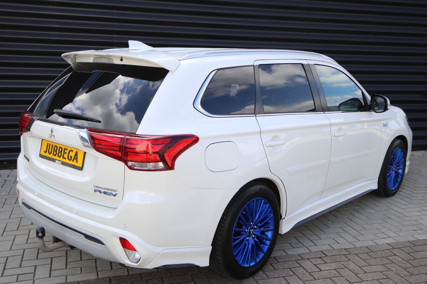 Mitsubishi Outlander Sport - 2.4 PHEV Instyle Sport pakket, Trekh, Leder, Opendak, E.Achterklep - AutoWereld.nl