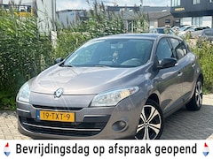 Renault Mégane - 2.0 Bose Automaatbak geeft storing - Navi - Airco - LMV - 2x Schuifdak