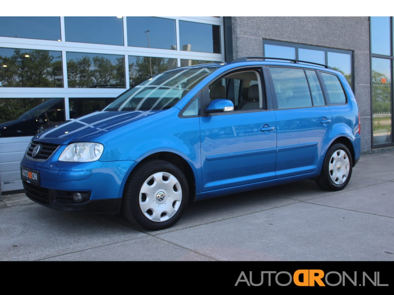 Volkswagen Touran - 1.6-16V FSI 116 Pk Trendline 7 Persoons Trekhaak Airco Cruisecontrol - AutoWereld.nl