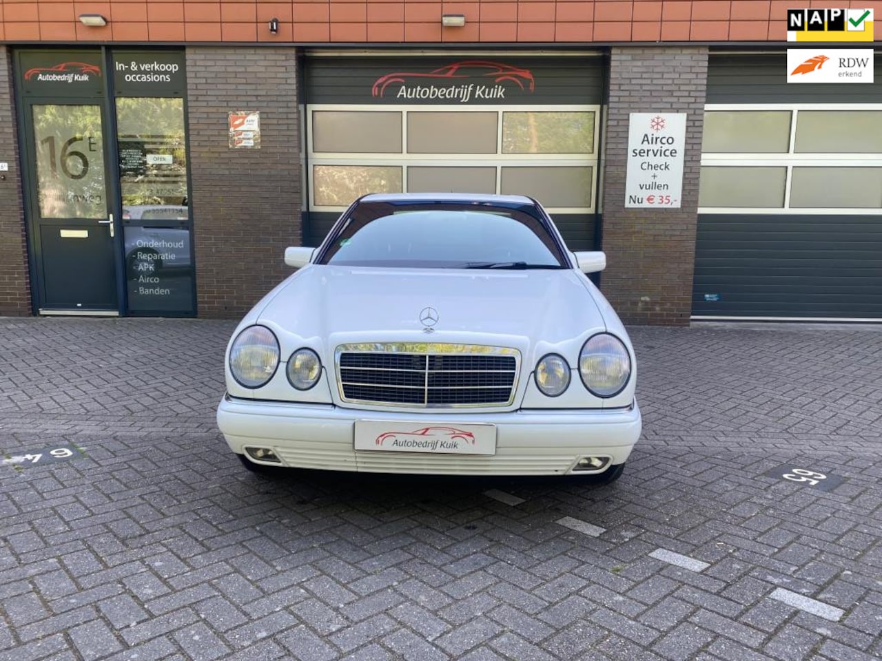 Mercedes-Benz E-klasse - 200 benzine automaat concoursstaat vol optie,s - AutoWereld.nl