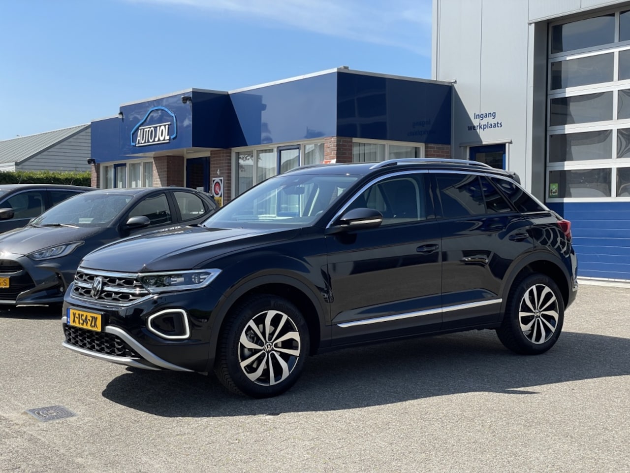 Volkswagen T-Roc - 1.0 TSI Style | achteruitrijcamera | trekhaak | navi | rijklaarp - AutoWereld.nl