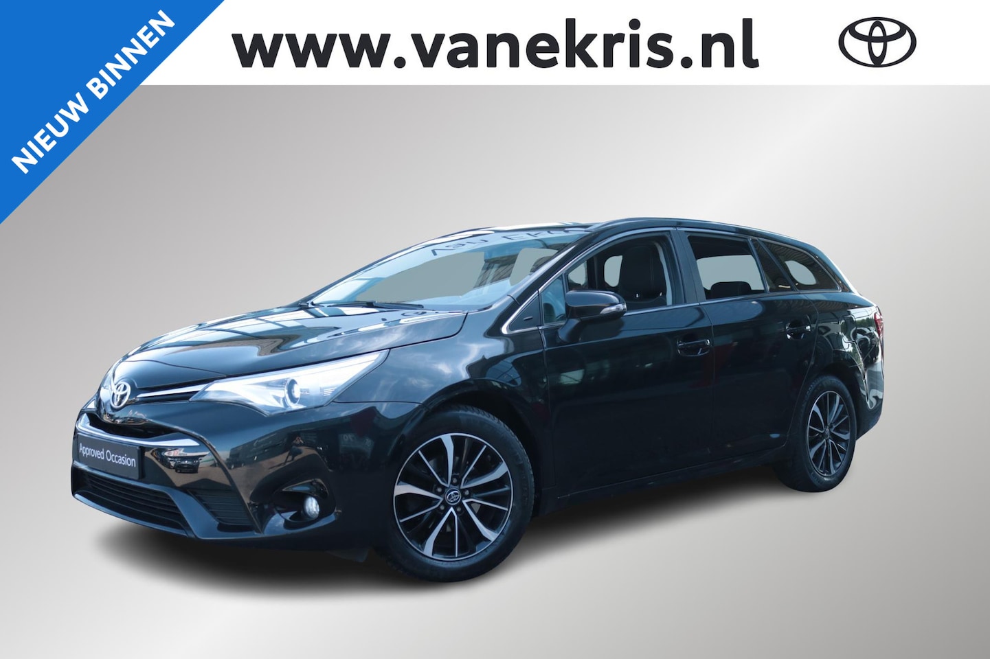 Toyota Avensis Touring Sports - 1.8 VVT-i SkyView Edition 1.8 VVT-i SkyView Edition, Panodak, Trekhaak, NAVI - AutoWereld.nl
