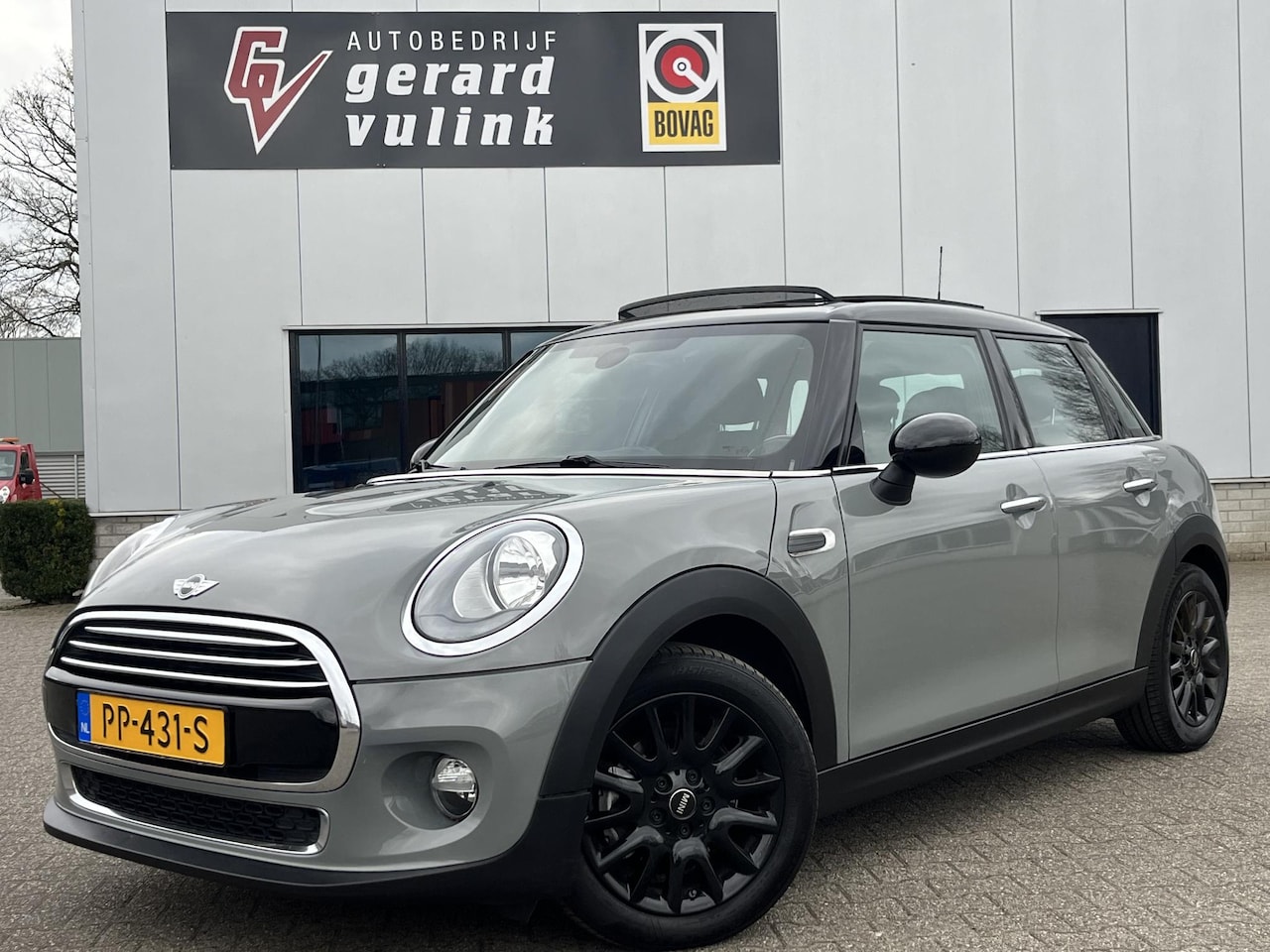 MINI Cooper - 1.5 D Chili Business CLIMA CRUISE PANO PDC - AutoWereld.nl