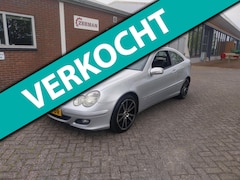 Mercedes-Benz C-klasse Sportcoupé - 220 CDI Automaat // Harman Kardon // AMG