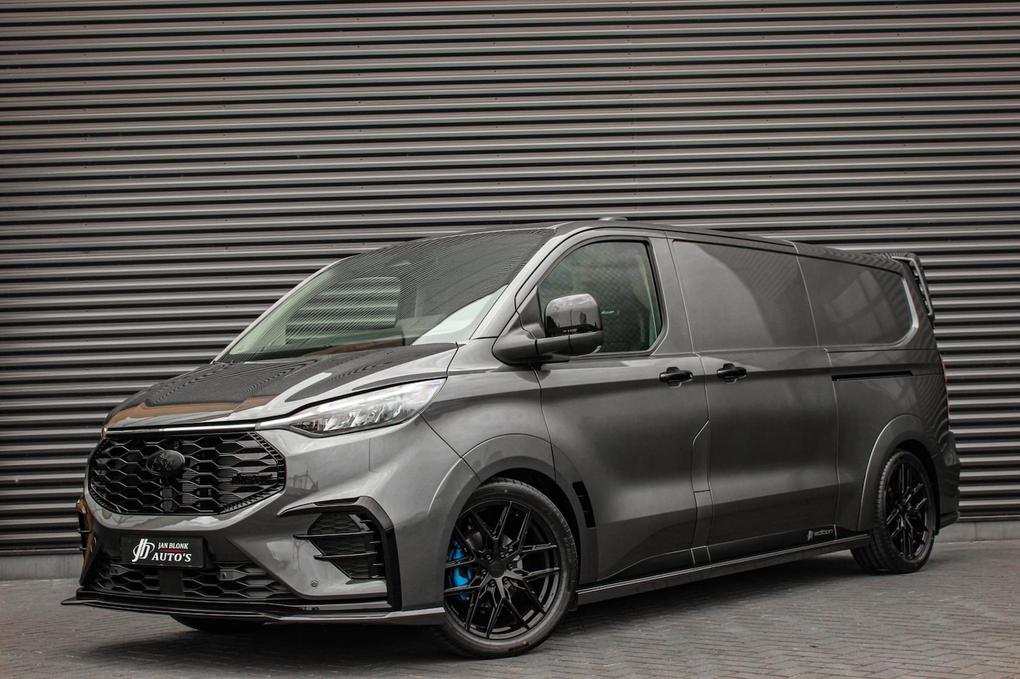 Ford Transit Custom - 2024 BPM VRIJ / KUIPSTOELEN / NAVIGATIE / UNIEK / GREY / APPLE CARPLAY / FULL / DIRECT RIJ - AutoWereld.nl