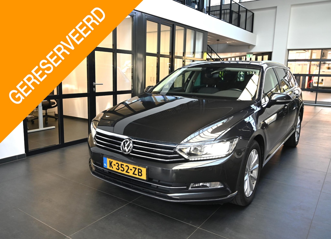 Volkswagen Passat Variant - 1.4 TSI automaat ACT Highline *Trekhaak* *GERESERVEERD* - AutoWereld.nl