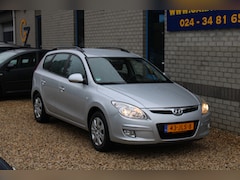 Hyundai i30 CW - 1.6i Dynamic AUTOMAAT Airco PDC Trekh