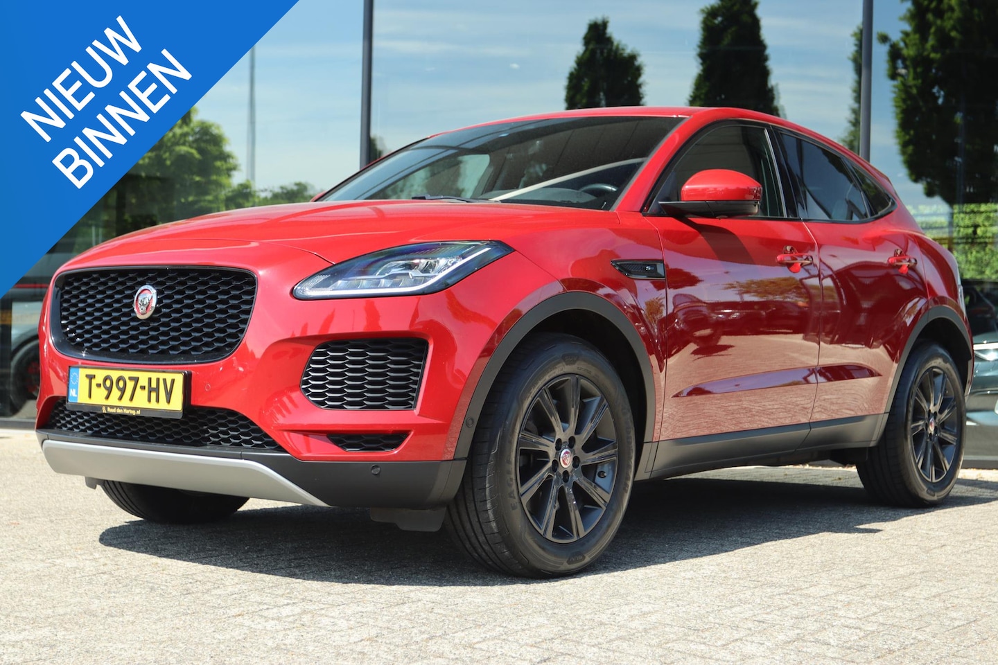 Jaguar E-Pace - 2.0 P250 AWD R-DYNAMIC S | ELEK. TREKHAAK | CARPLAY | LEDER | NAVI | CAMERA - AutoWereld.nl