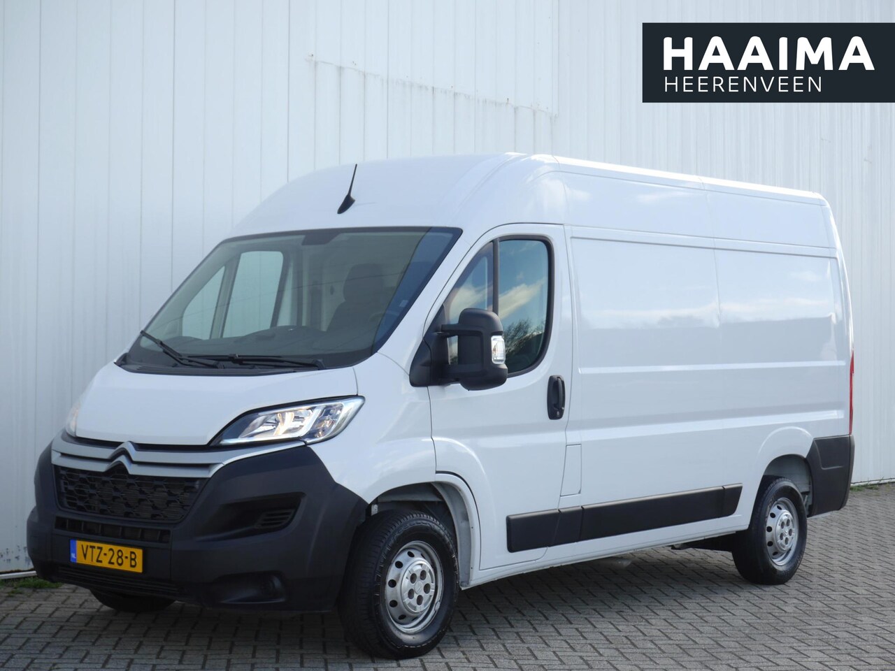 Citroën Jumper - 2.2 BlueHDi 140 L2H2 3.3t 140 Pk | 3-Zits | Airco | Cruise Control | Navigatie via Apple C - AutoWereld.nl