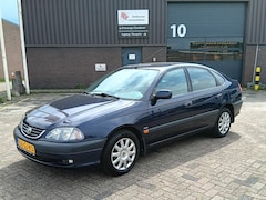 Toyota Avensis - 1.8-16V Linea Sol