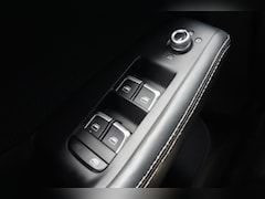 Audi Q5 - 2.0 TFSI Quattro S-Line 225pk Panoramadak/Navigatie/Stoelverwarming