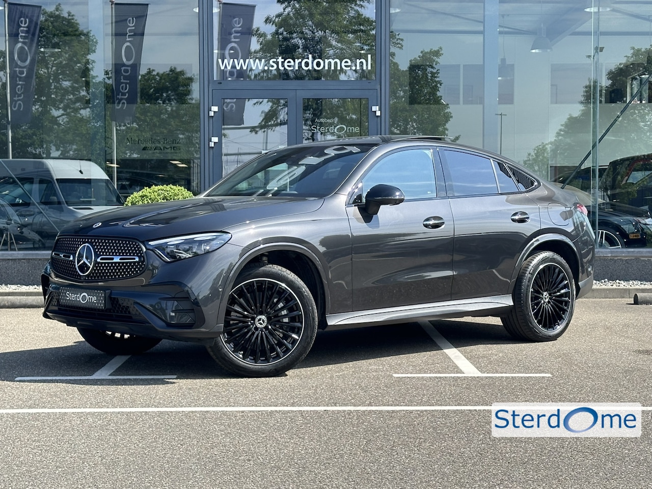 Mercedes-Benz GLC-klasse Coupé - 400e 4MATIC AMG Line l Panoramadak l MBUX l Niveau regeling l Multibeam LED l Rij- assiste - AutoWereld.nl