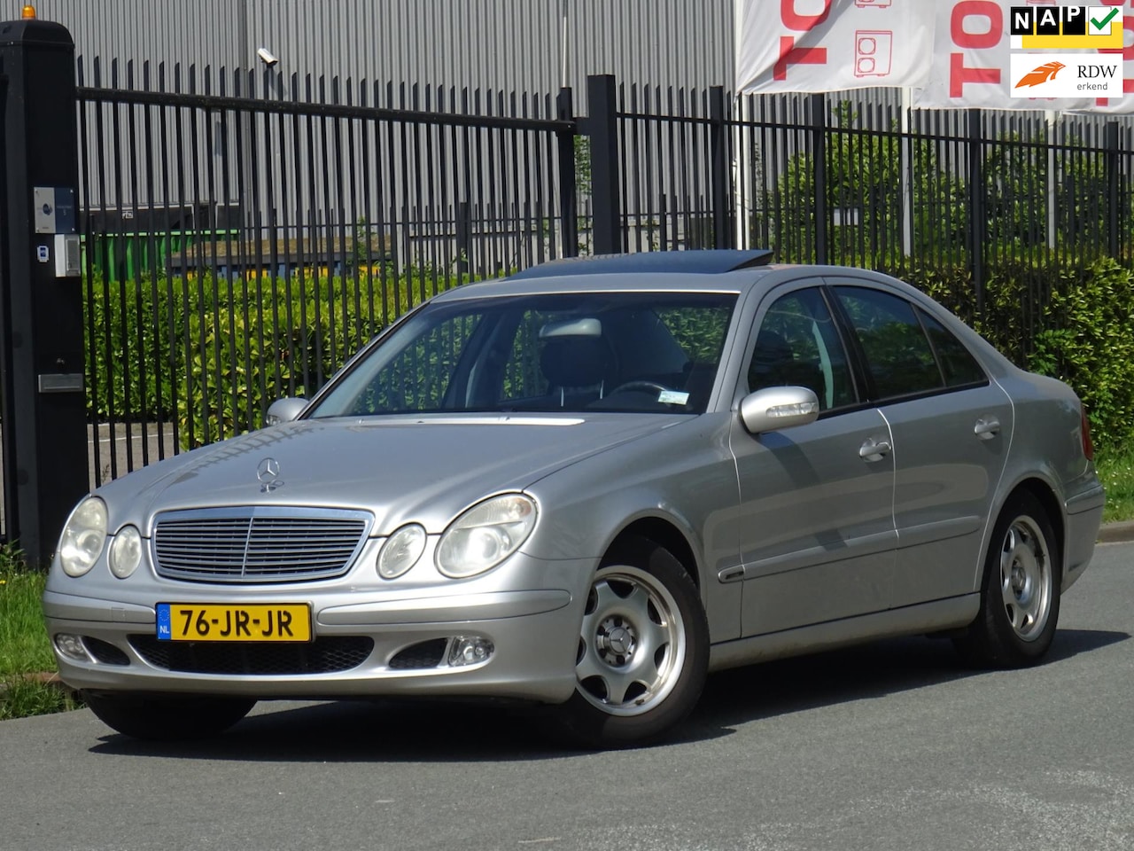 Mercedes-Benz E-klasse - 240 Classic NAP/NAVI/DAK/APK 06-2026 - AutoWereld.nl