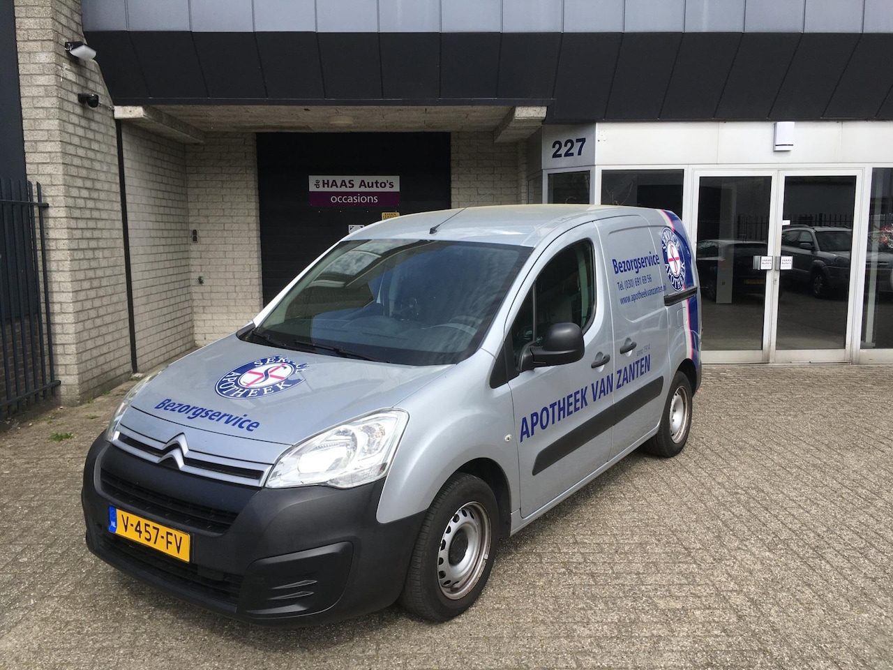 Citroën Berlingo - 1.6 BlueHDI 100 Club Economy S&S AUTOMAAT / 2 SCHUIFDEUREN / EURO-6 - AutoWereld.nl