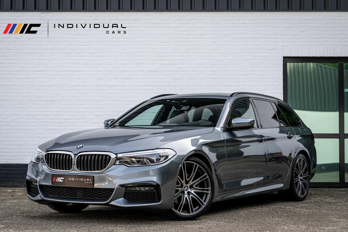 BMW 5-serie Touring - 520i M-Sport - AutoWereld.nl