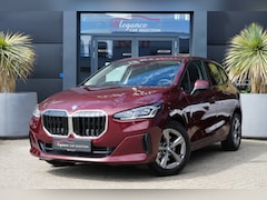 BMW 2-serie Active Tourer - 216i 123pk Navigatie/Stoelverwarming/Camera