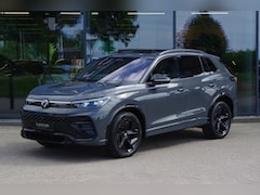 Volkswagen Tiguan - 1.5 eHybrid 272 PK R-Line Edition PHEV, Panoramadak, Trekhaak, Harman / Kardon Geluidssyst