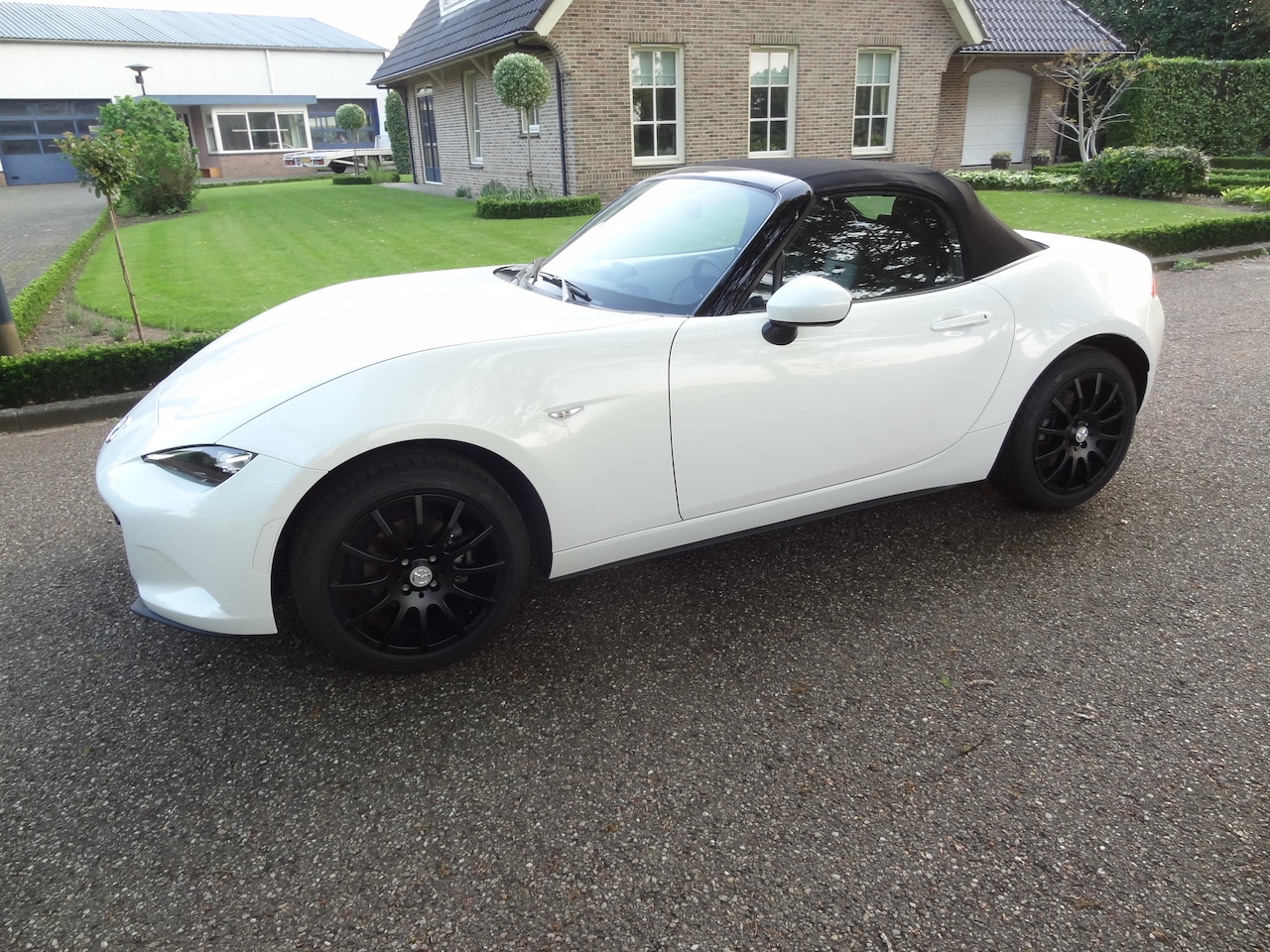 Mazda MX-5 - 1.5 SkyActiv-G 131 TS 28851 km Wit metallic Apple Carplay Navi Blackline velgen - AutoWereld.nl