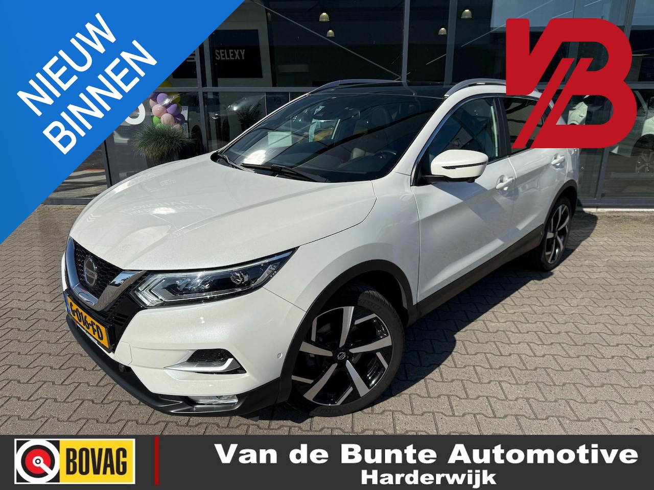 Nissan Qashqai - 1.3 DIG-T Tekna *Trekhaak & Panoramadak* - AutoWereld.nl