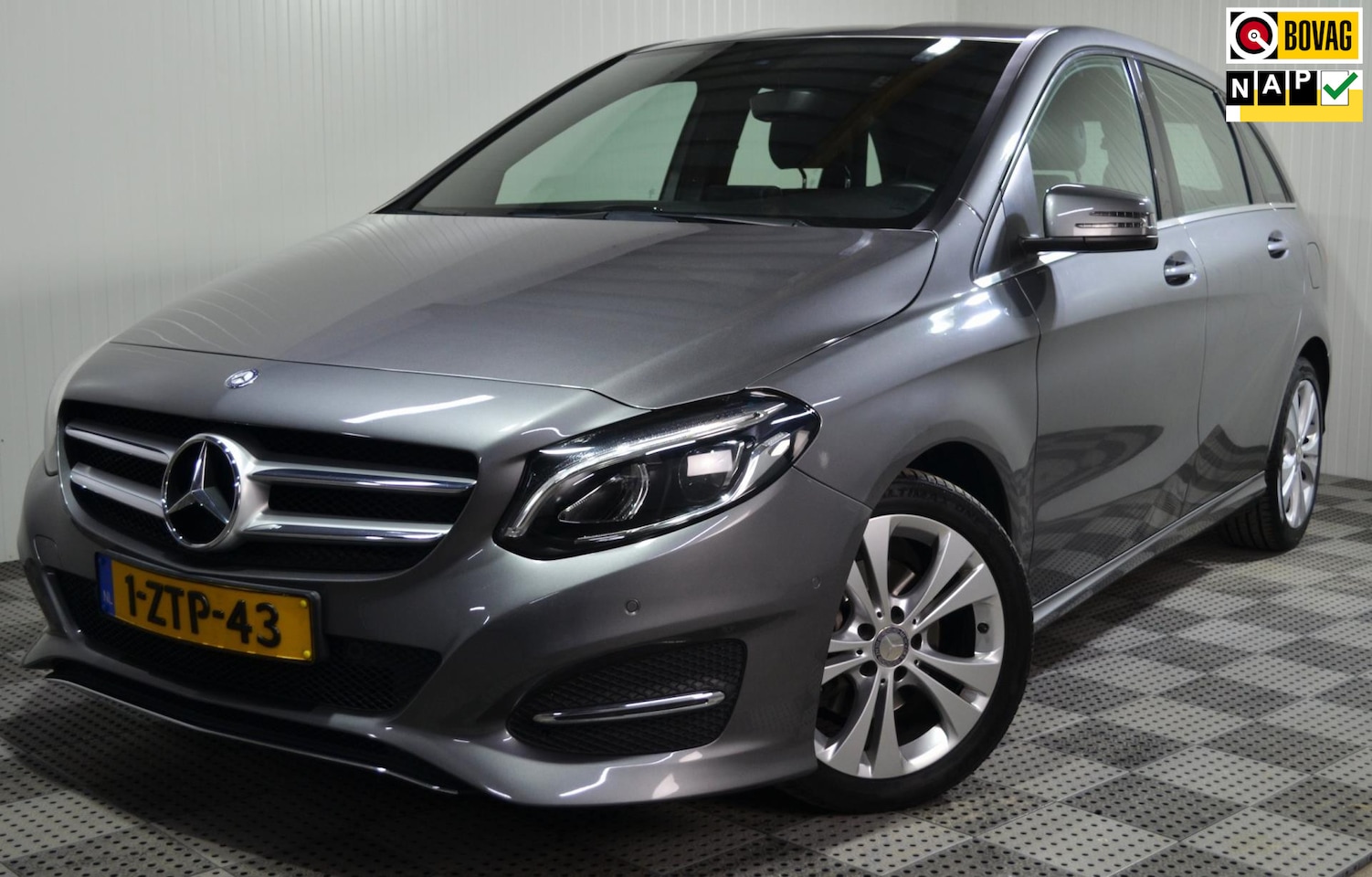 Mercedes-Benz B-klasse - 180 Ambition / Led / PDC / Navi / Cruise / NL auto - AutoWereld.nl