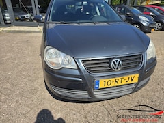 Volkswagen Polo - 1.4-16V Sportline