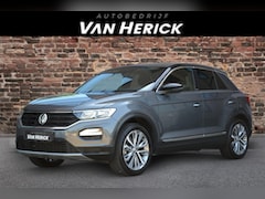 Volkswagen T-Roc - 1.5 TSI Style 150PK | Stoelverwarming | 18 Inch | Virtual Cockpit | Carplay