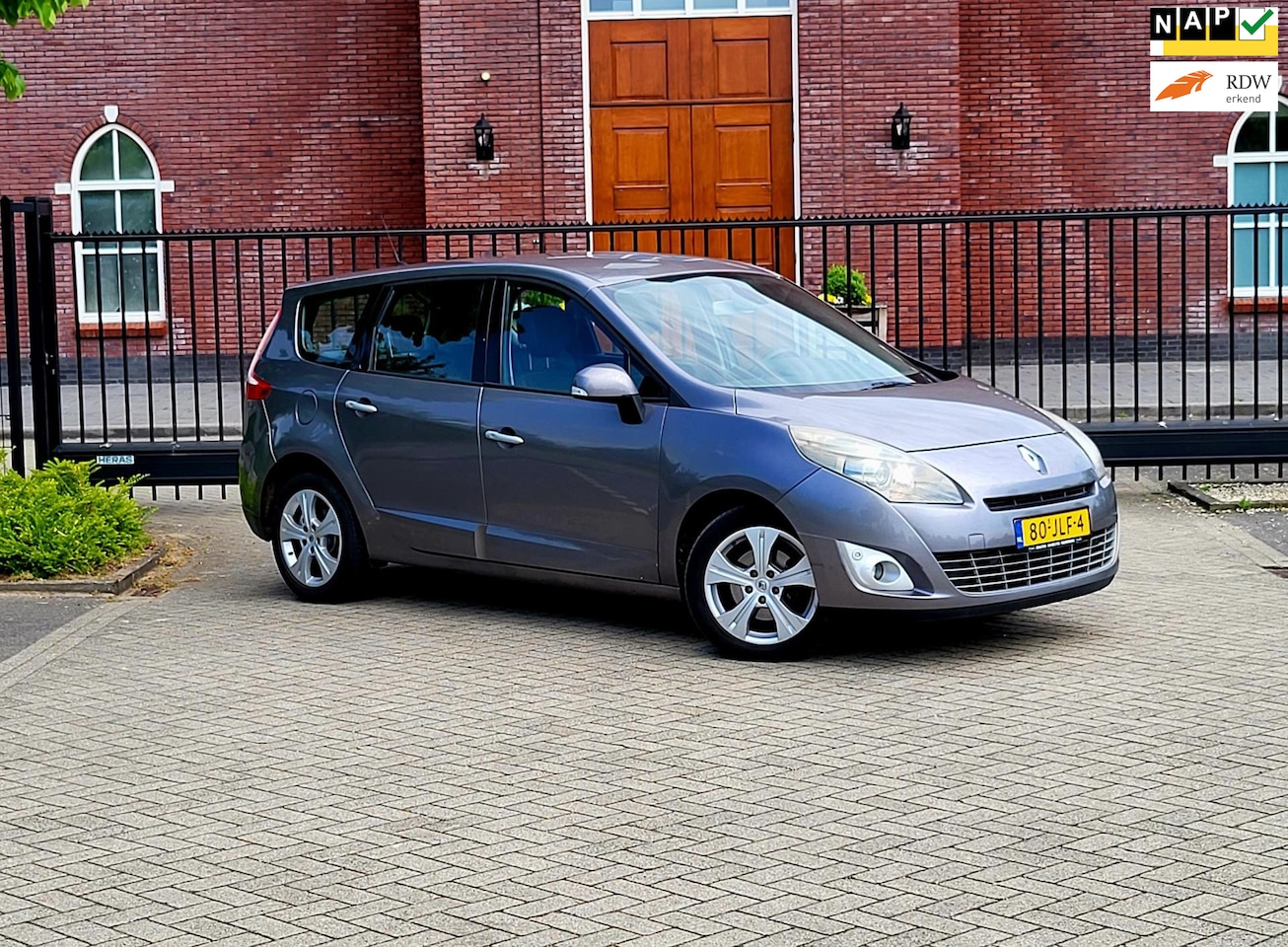 Renault Grand Scénic - 2.0 Dynamique / Automaat / Pdc / Airco / Nap / Navi / Nieuwe Apk - AutoWereld.nl