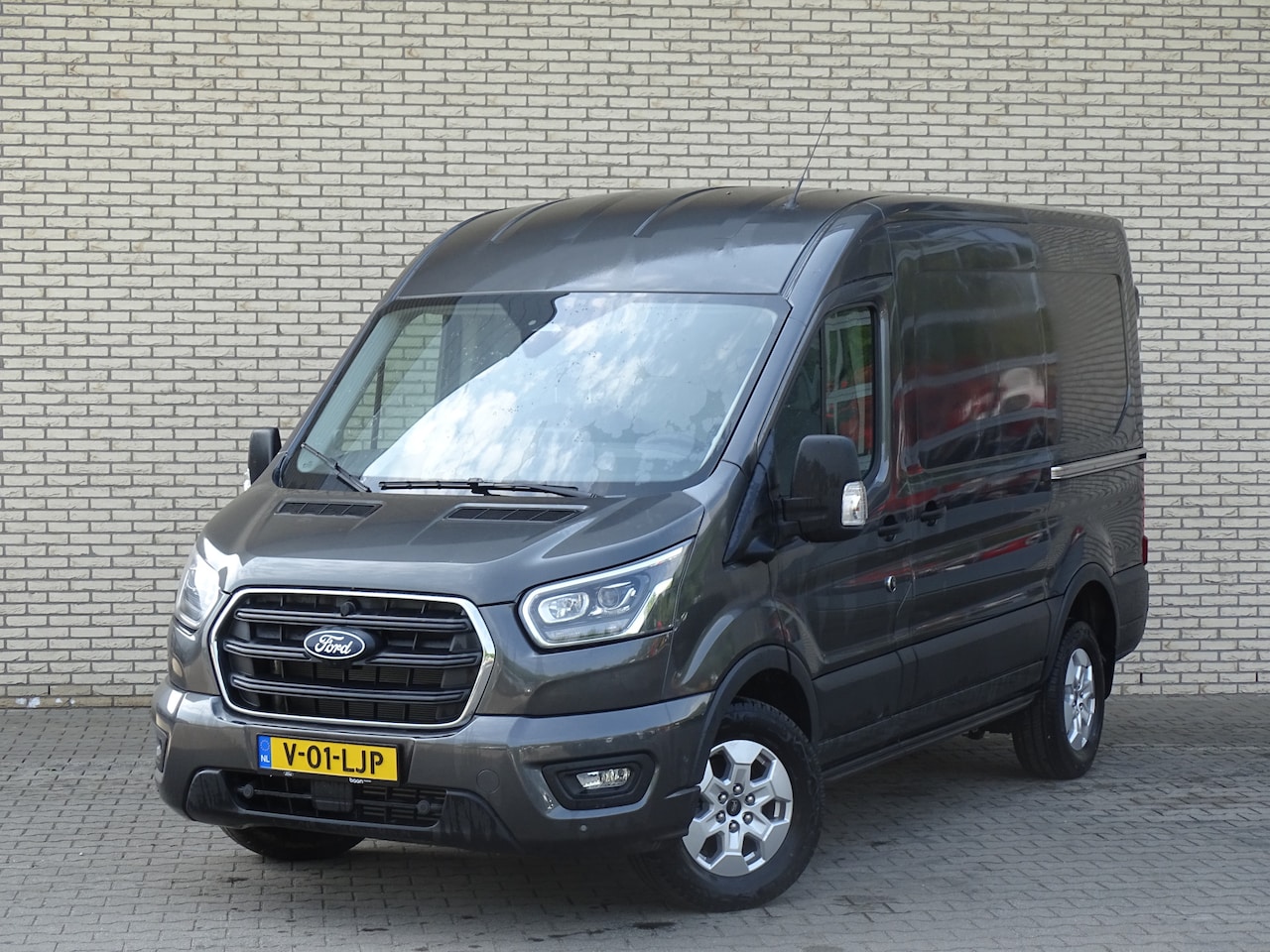 Ford Transit - 350 L2H2 2.0 TDCI 165pk Limited Automaat Full Options | Dubbele Schuifdeur | Bijrijderssto - AutoWereld.nl