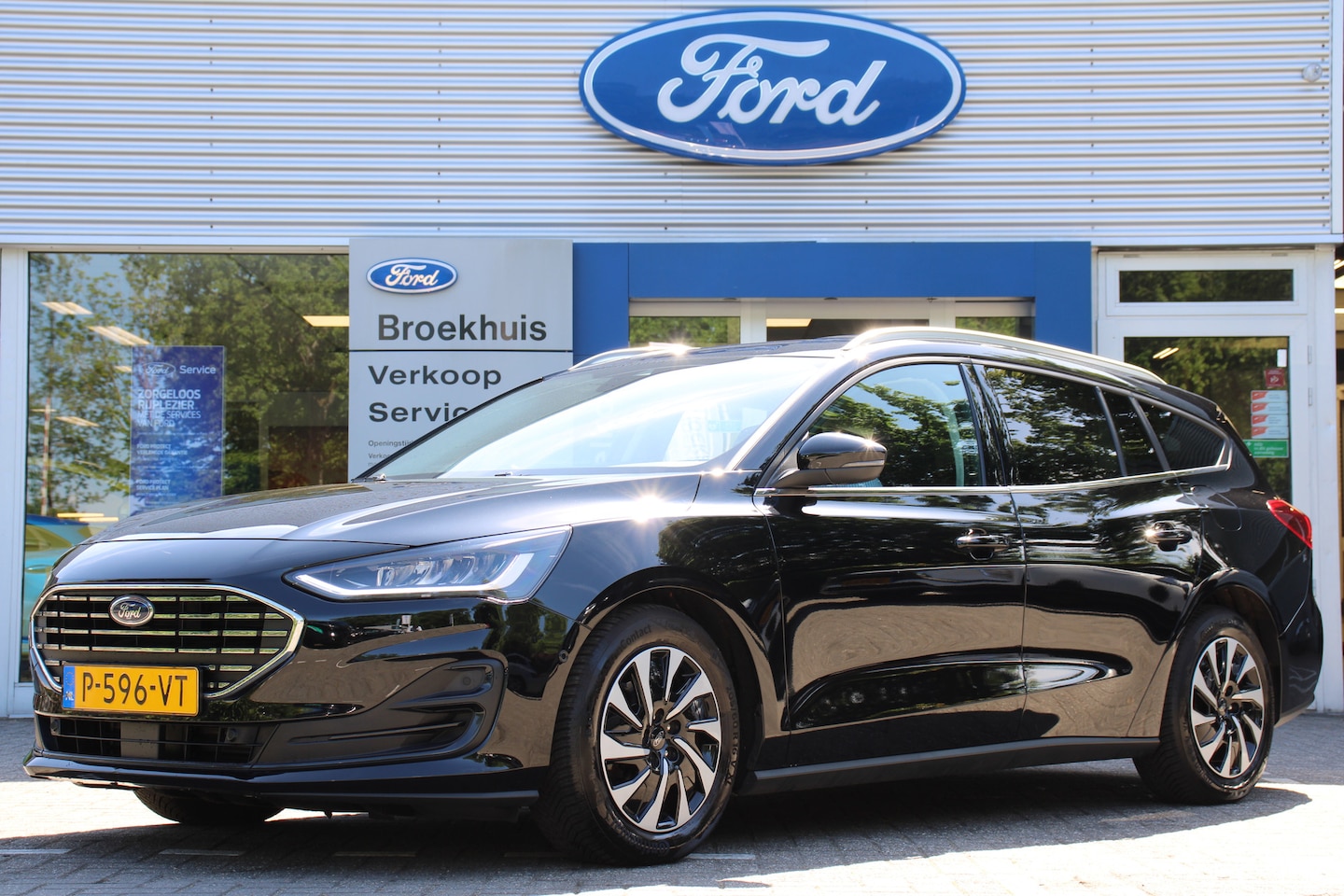 Ford Focus Wagon - Ford 1.0EB HYBRID TITANIUM | NL-AUTO! | WINTERPACK | CAMERA | DEALER OH! | 1 EIGENAAR! | A - AutoWereld.nl