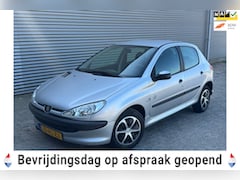 Peugeot 206 - 1.4 X-Design Nieuwe apk lage kilometer