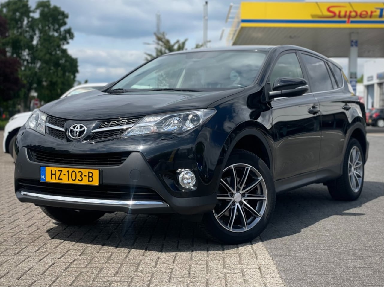 Toyota RAV4 - 2.0 150pk 4WD AUTOMAAT NAVI CAMERA TREKHAAK - AutoWereld.nl