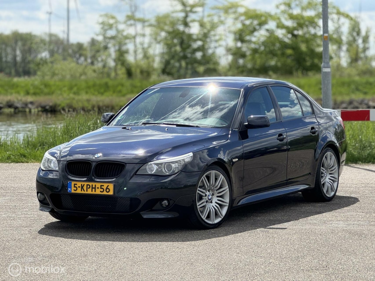 BMW 5-serie - 530i Executive 530i Executive, Lci, M-pakket, Carbon zwart !! - AutoWereld.nl