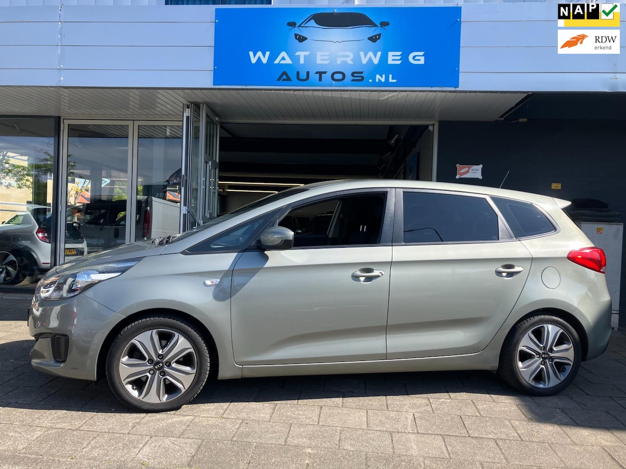 Kia Carens - 1.6 GDi ComfortLine Camera/Navi/Clima 7 zits - AutoWereld.nl
