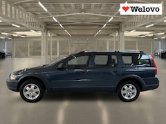 Volvo XC70 - 2.5 T Momentum Rijklaar+garantie, schuifdak, leder, etc etc