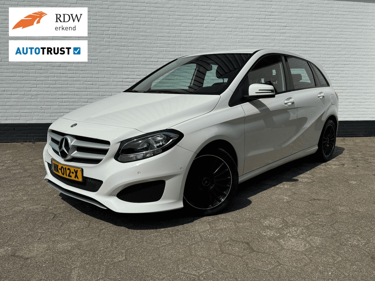 Mercedes-Benz B-klasse - 180 Ambition TREKHAAK l CRUISE l AMG! - AutoWereld.nl
