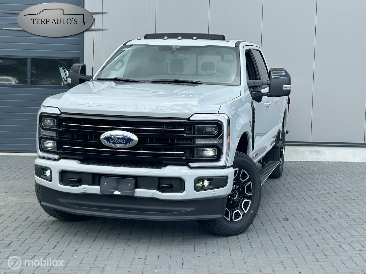 Ford F350 - USA 6.7 H.O. Platinum|2x Avalanche en Zwart - AutoWereld.nl